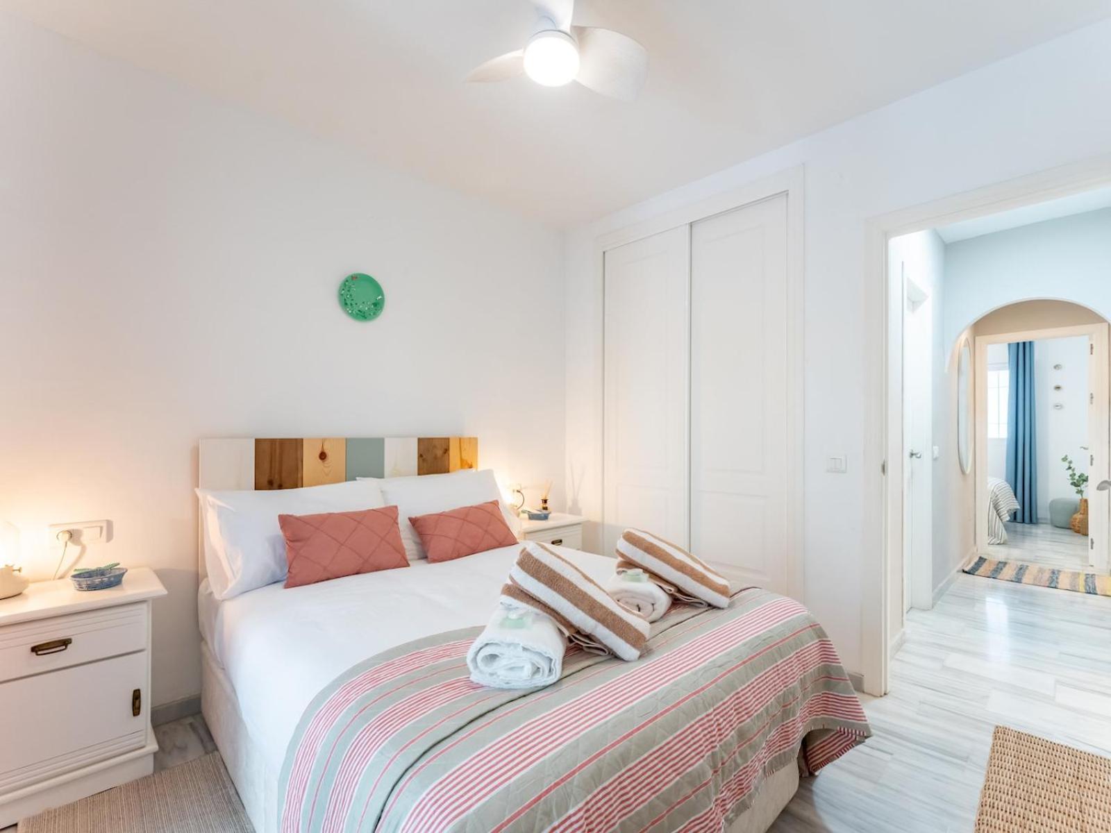 Lägenhet Pass The Keys Stylish 3 Bed Flat In Pacos Fuengirola